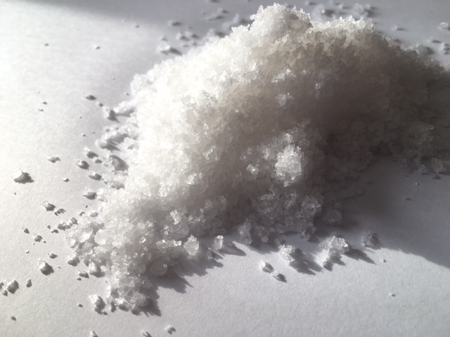 【高血圧】減塩は嘘！塩が将来の健康を左右する！デトックス効果の高い塩風呂なら徳島県鳴門の精製していない粗塩（天然塩）もおすすめです！