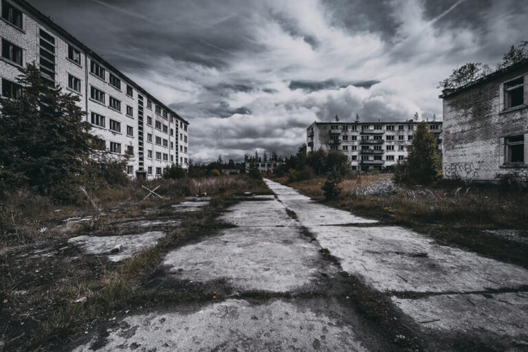 戦争や廃墟のイメージ