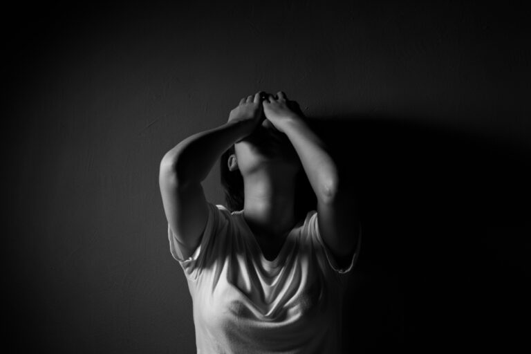 自分と向き合うことから逃げると、心の苦しみがどんどん増えていく。