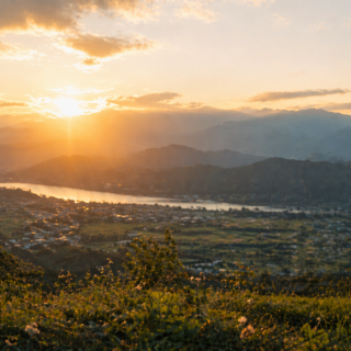 “みじめ”は現実ではない。そう意味づけていただけだ――僕たちが自分にかけた呪いと、他人から植えつけられる錯覚、そして現実を変える努力について