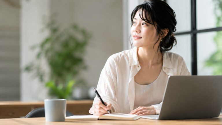 変わる人はアウトプットする。変わらない人は、内側に閉じ込める。